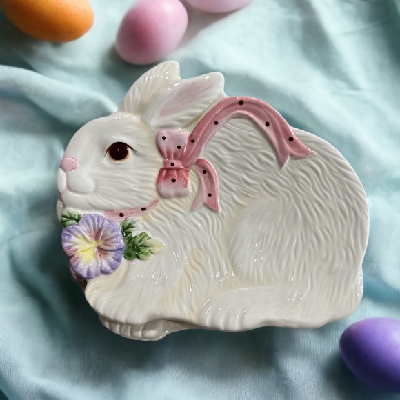 Porcelain Bunny Canapé Plate Serving Dish Candy Bowl Corner Ruby Easter Decor - Picture 1 of 6